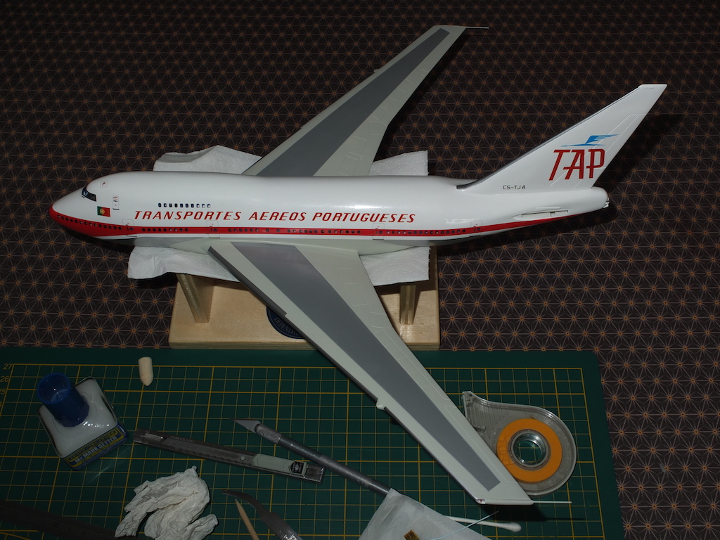 Boeing 747SP-82 TAP Transportes Aéreos Portugueses  1/144 - Page 4 Tap_b734