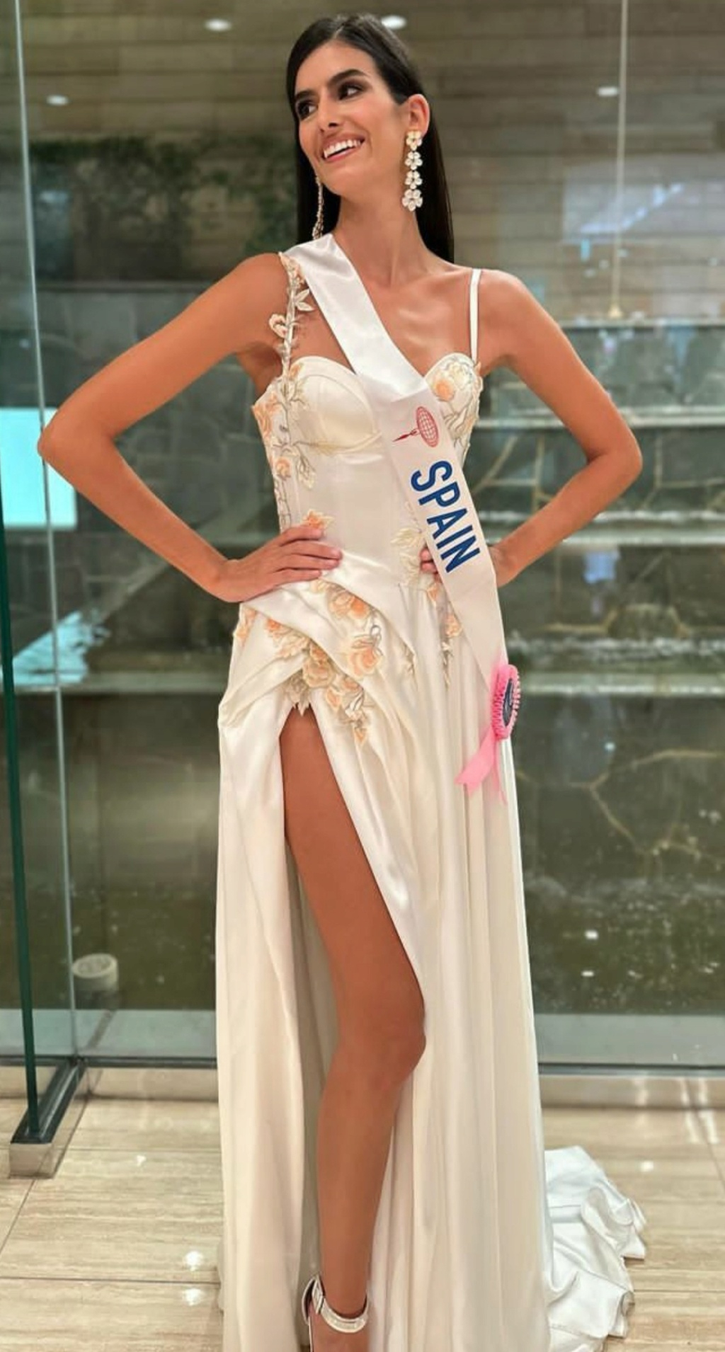Claudia González en Miss International  - Página 2 20231045