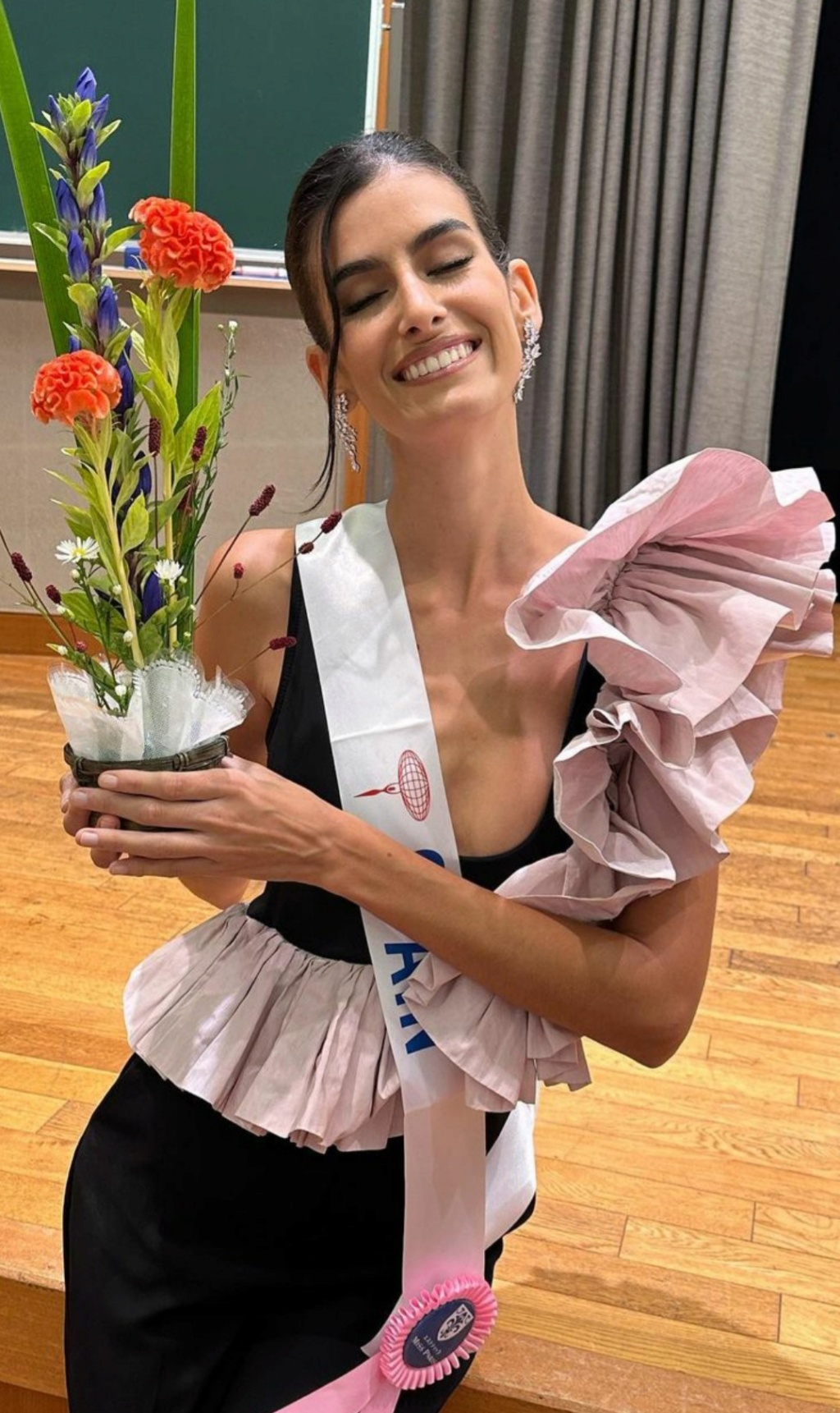 Claudia González en Miss International  - Página 2 20231063