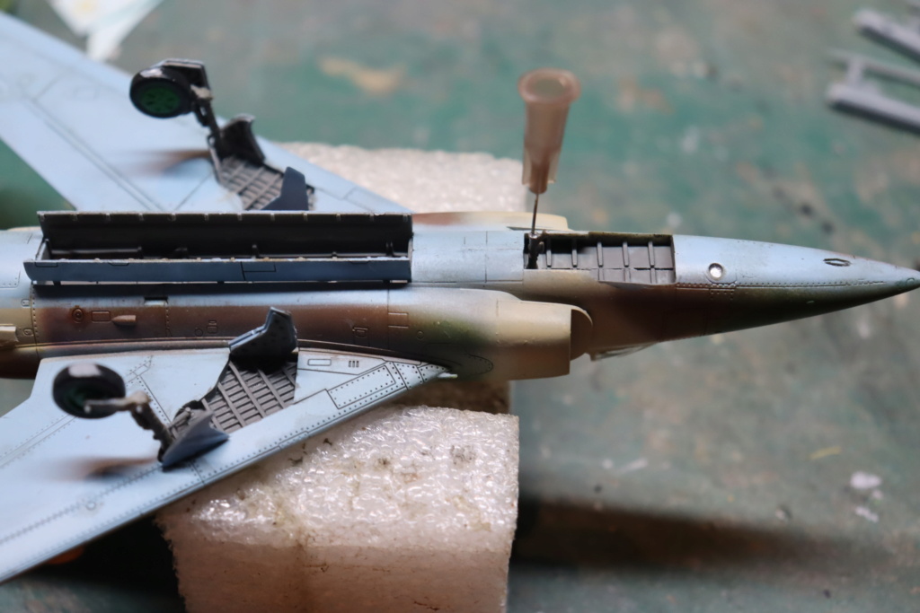 1/72 Nanchang Q-5C Trumpeter - Page 3 Img_3383