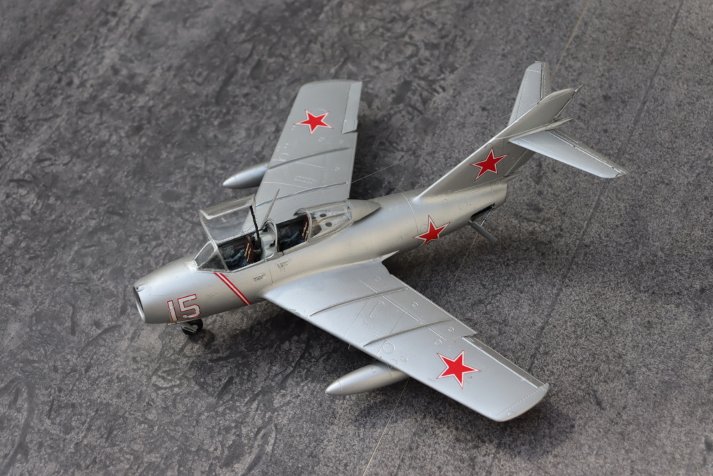 1/48 MIG 15 UTI ( TRUMPETER)  - Page 2 Img_9814