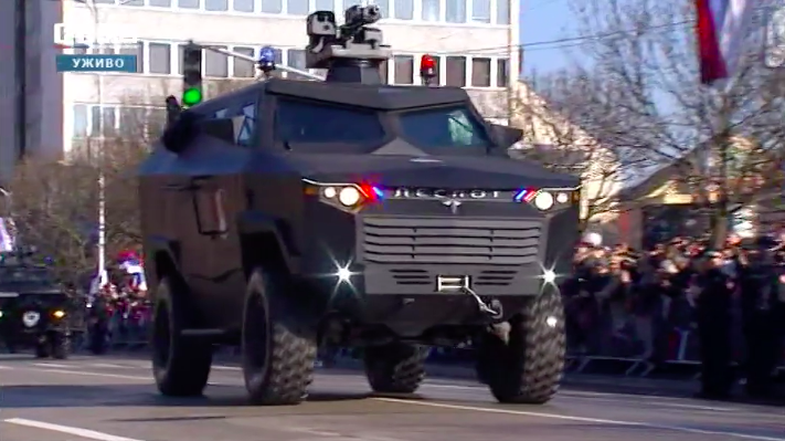 Banja Luka: Na velikoj paradi predstavljeno oklopno vozilo Lespot proizvedeno u Bratuncu Slika147