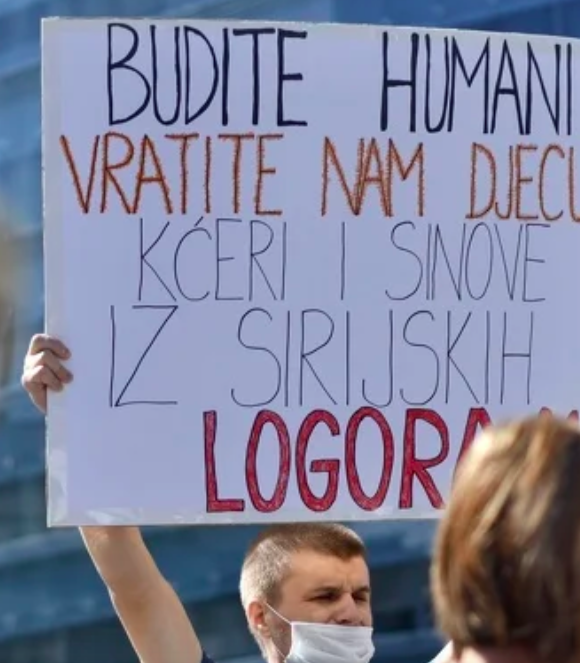 Porodice boraca iz Sirije protestovale u Sarajevu - pustite ih da se vrate Slika508