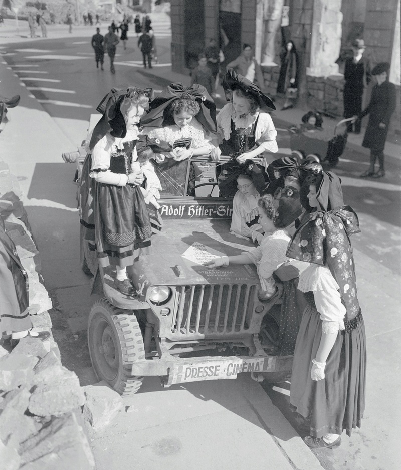 Jeep du SCA (cinéma aux armées) 1710