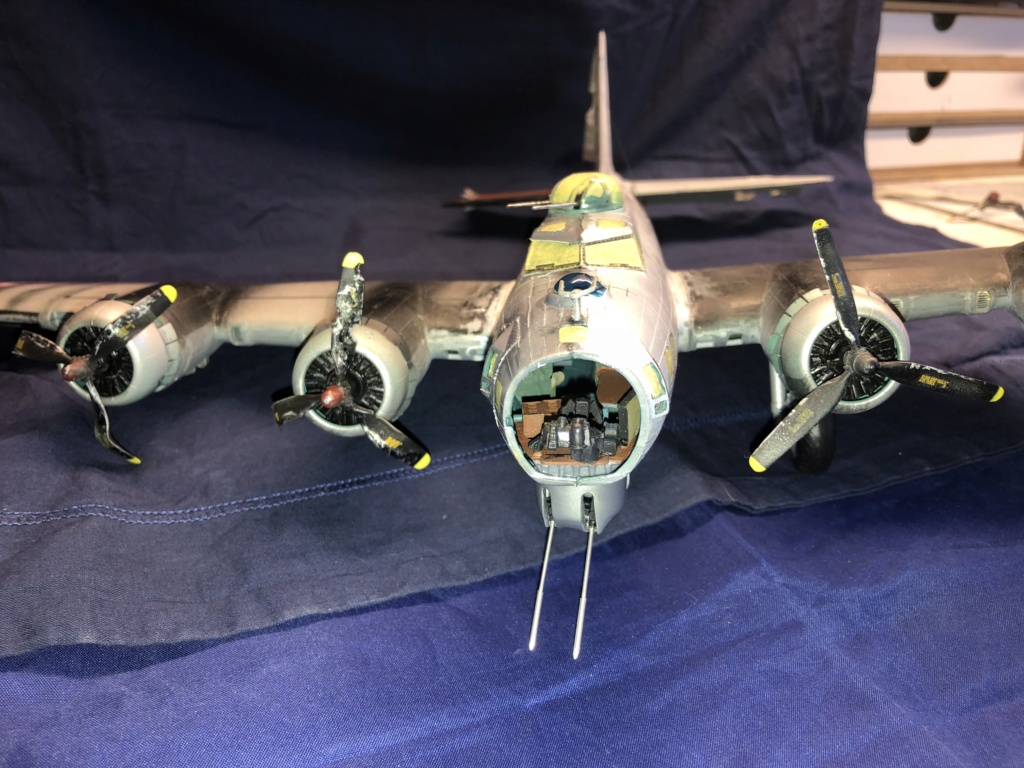crache B-17G 1/48 Img_1637