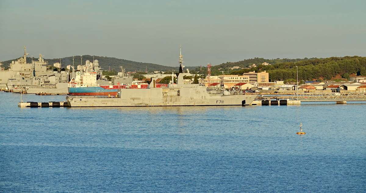 [Les ports militaires de métropole] Port de Toulon - TOME 2 - Page 4 _co13527