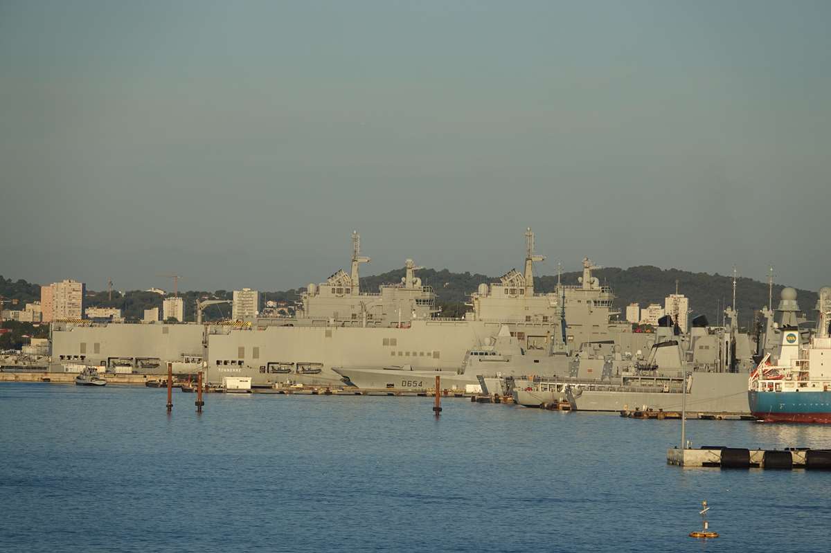 [Les ports militaires de métropole] Port de Toulon - TOME 2 - Page 4 _co13529
