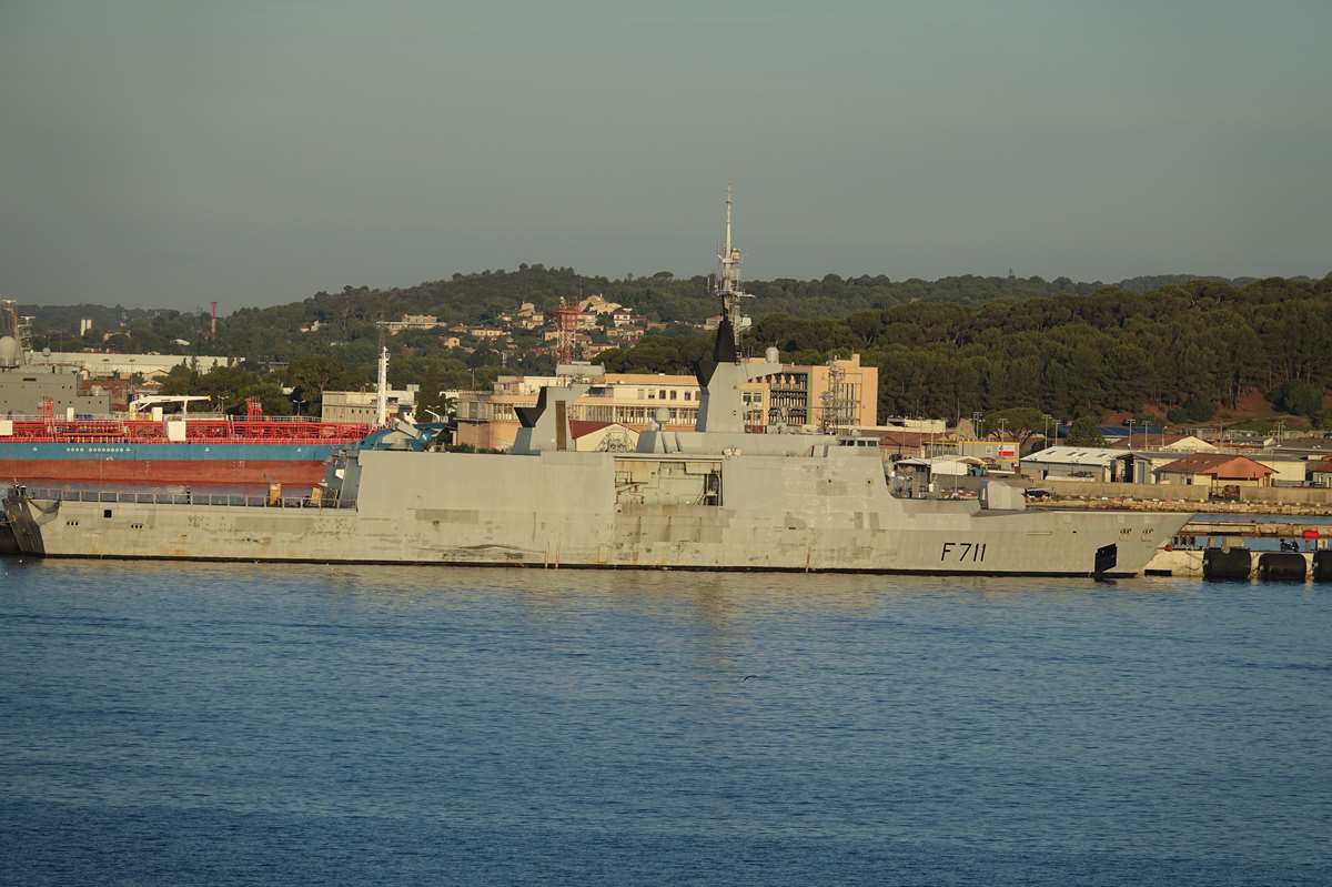 [Les ports militaires de métropole] Port de Toulon - TOME 2 - Page 4 _co13530