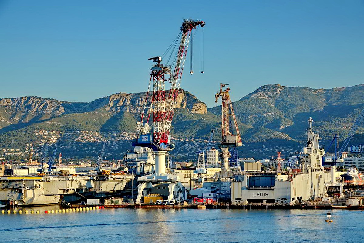 [Les ports militaires de métropole] Port de Toulon - TOME 2 - Page 4 _co13536