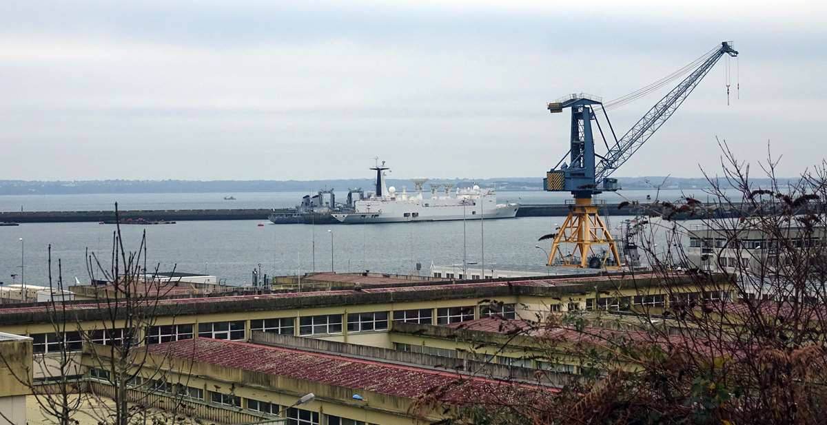 [Les ports militaires de métropole] Port de BREST - TOME 3 - Page 30 _co20285