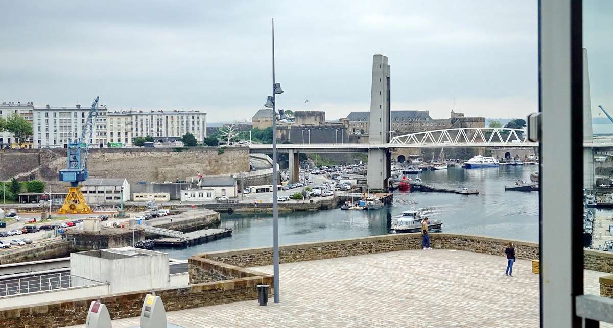 Brest - [Les ports militaires de métropole] Port de BREST - TOME 3 - Page 25 _cop7505