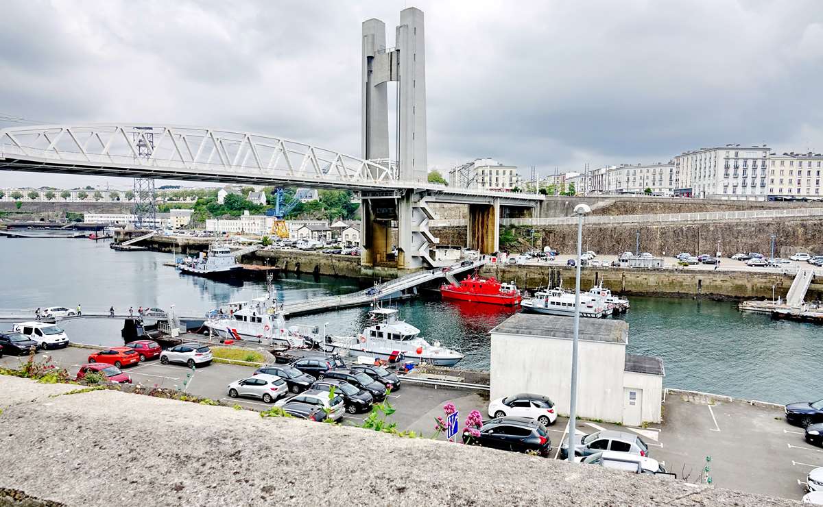 Brest - [Les ports militaires de métropole] Port de BREST - TOME 3 - Page 25 _cop7751