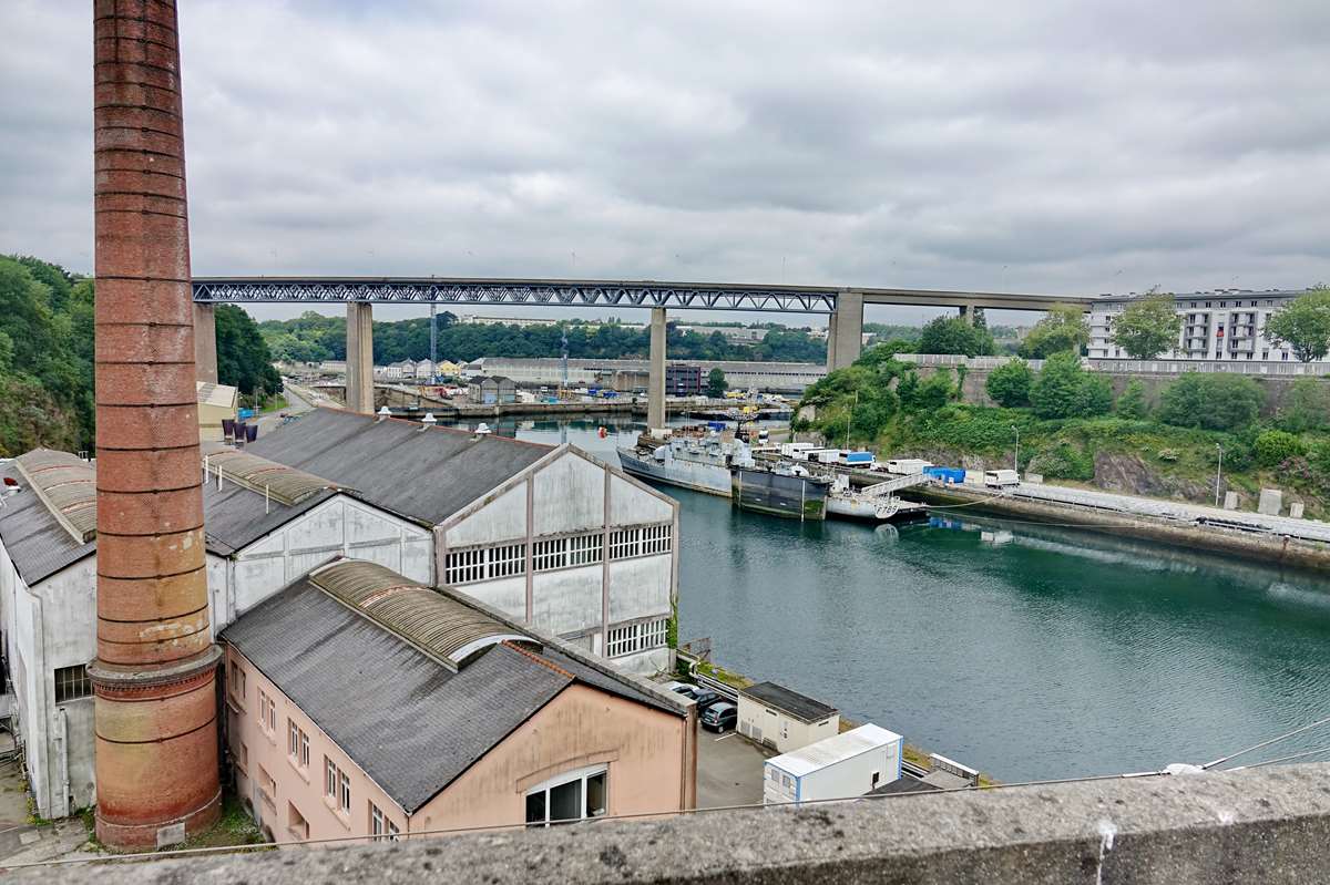 Brest - [Les ports militaires de métropole] Port de BREST - TOME 3 - Page 25 _cop8243