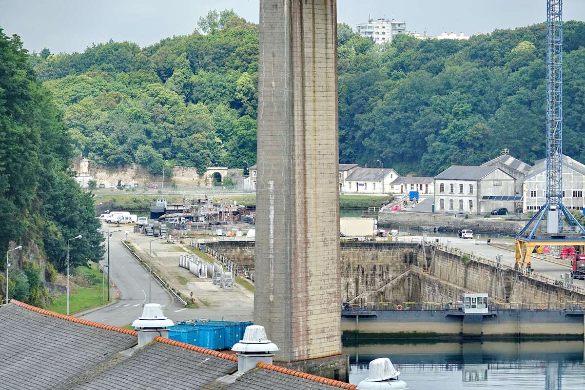 Brest - [Les ports militaires de métropole] Port de BREST - TOME 3 - Page 25 _cop8251