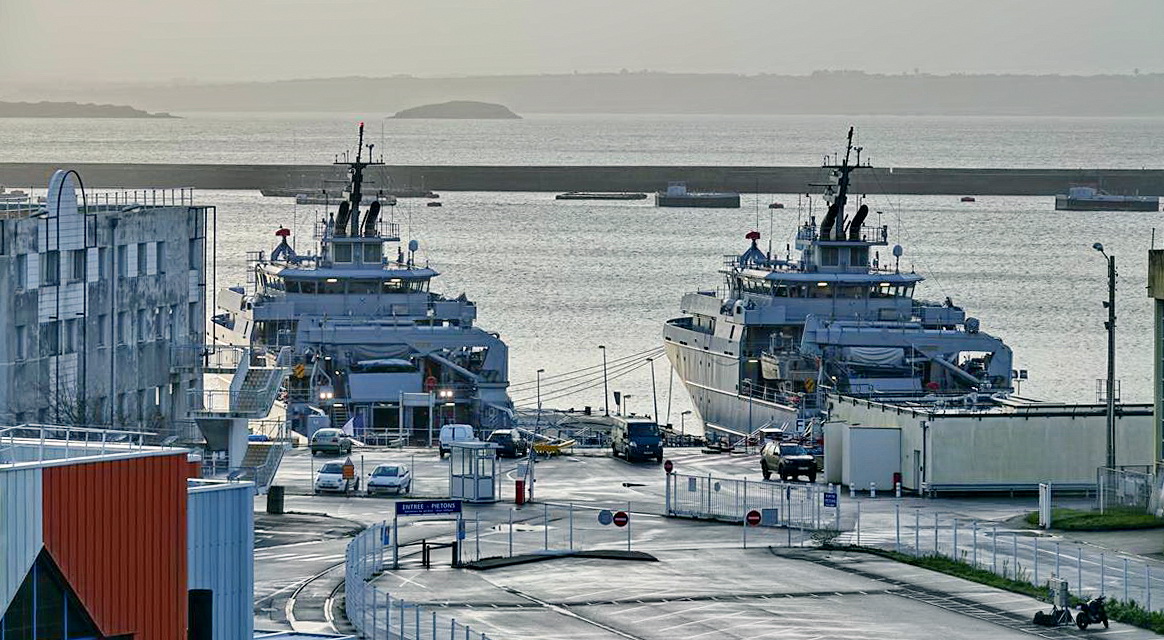 Brest - [Les ports militaires de métropole] Port de BREST - TOME 3 - Page 13 _copi772