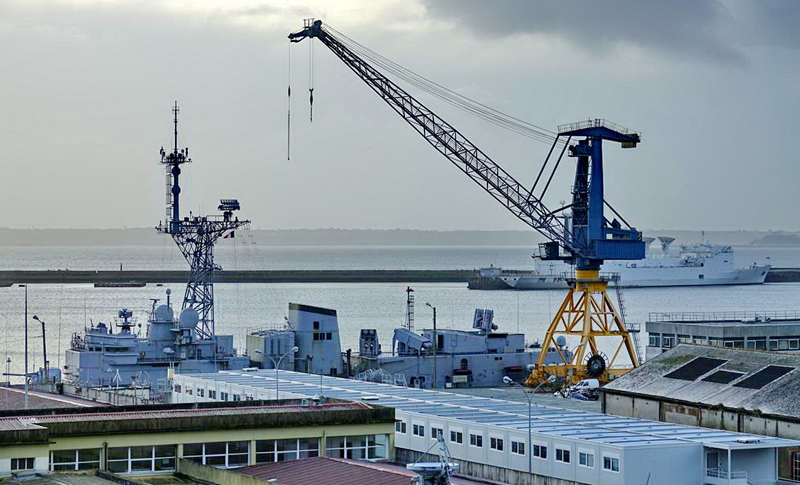 Brest - [Les ports militaires de métropole] Port de BREST - TOME 3 - Page 13 _copi782