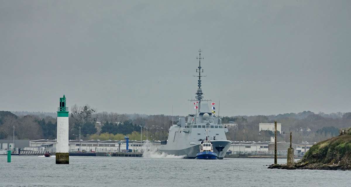 [Les ports militaires de métropole] Port de LORIENT - TOME 1 - Page 23 Dsc18252