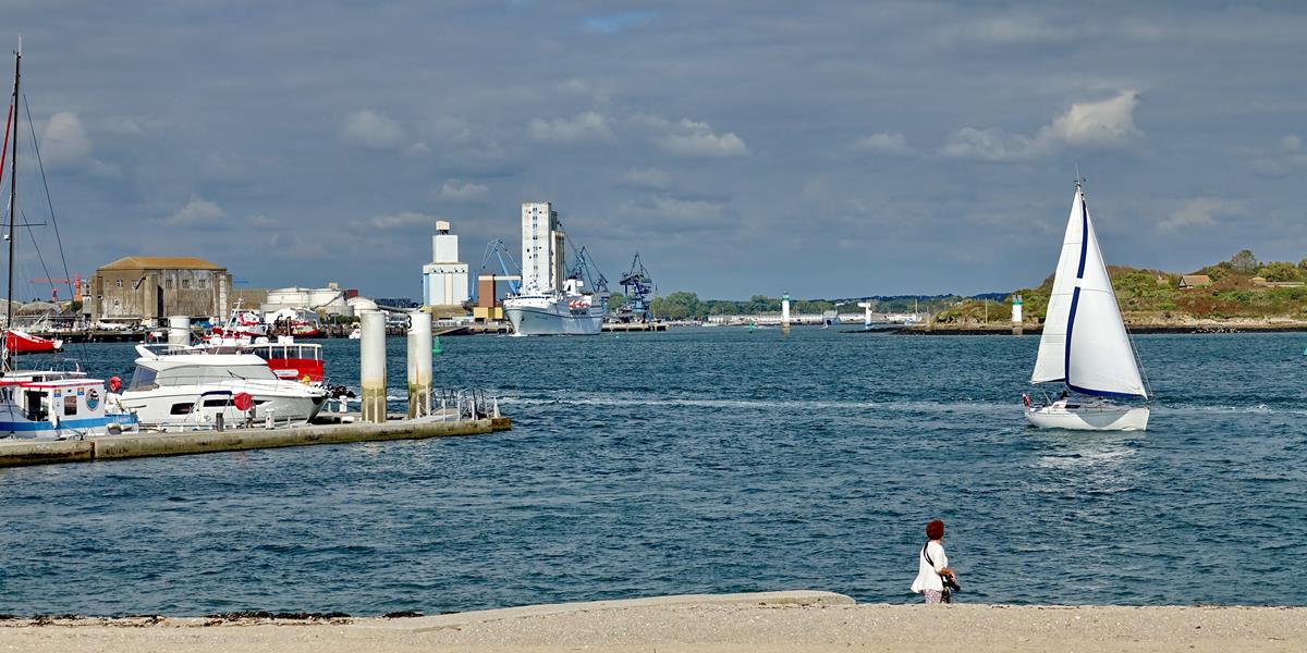 [Vie des ports] LE PORT DE LORIENT VOLUME 003 - Page 16 Dzopar23