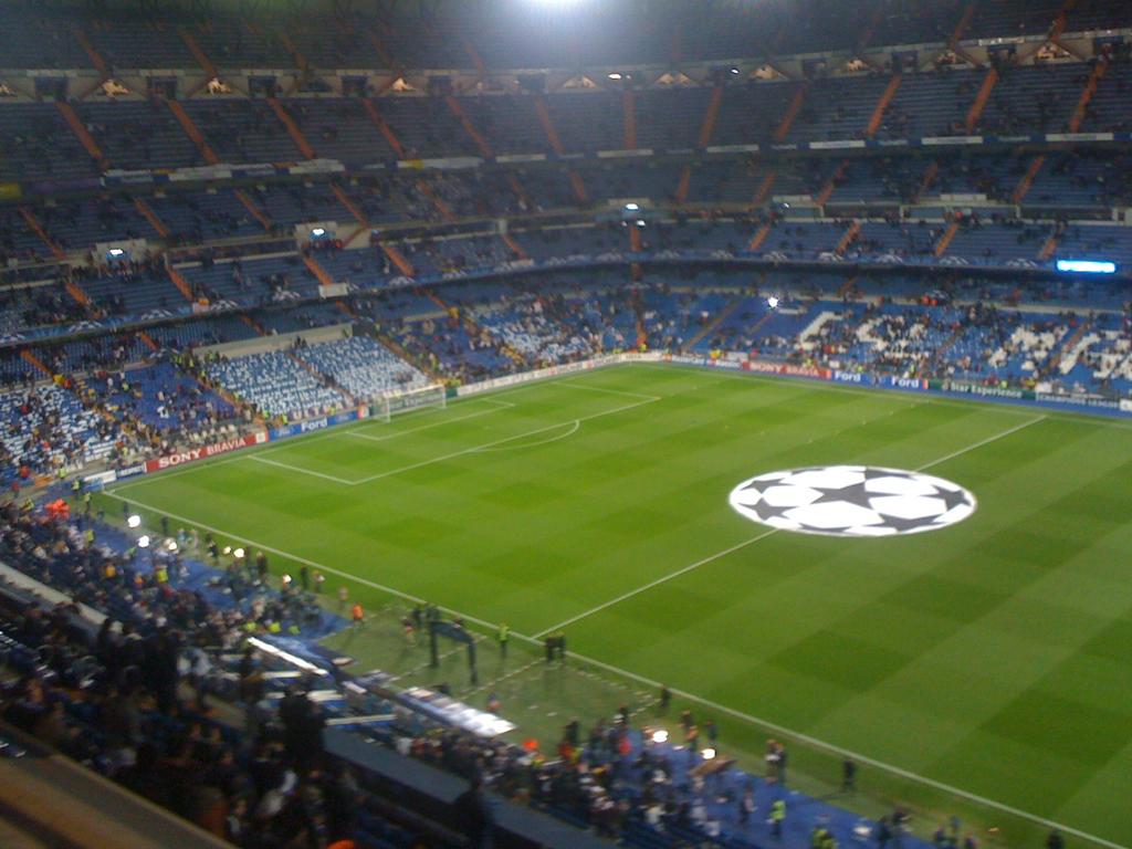 INTERCAMBIO ABONOS REAL MADRID EN OFICINAS CLUB B0780410