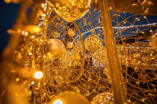 В преддверии католического Рождества Кафедральную площадь Магдебурга украсили световые инсталляции Phot2320