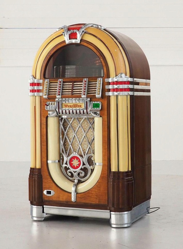 Музыкальный автомат или джук-бокс  Phot2912