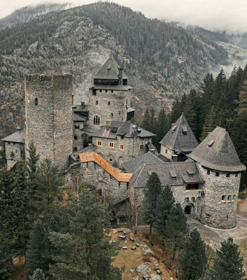 Замок Финстергрюн (Burg Finstergrün), Австрия Phot5714