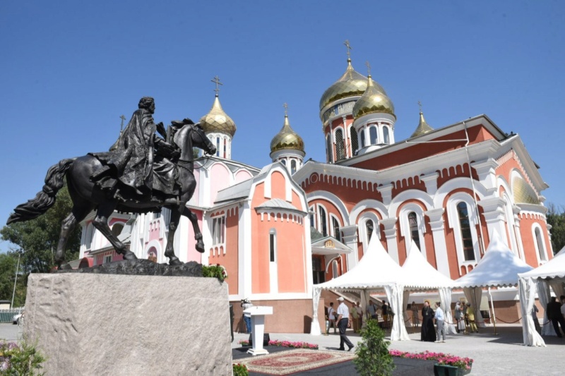В Алматы открыли памятник благоверному великому князю Александру Невскому Phot6284