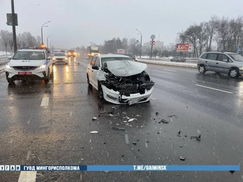 Два автомобиля столкнулись на пр. Партизанском. Есть пострадавшие Phot8229