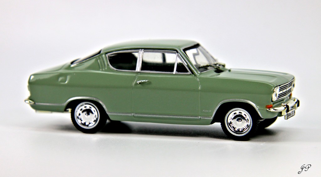 Opel Kadett B 1966 Coupe by Vitesse (Light Green - échelle 1:43) Img_3467