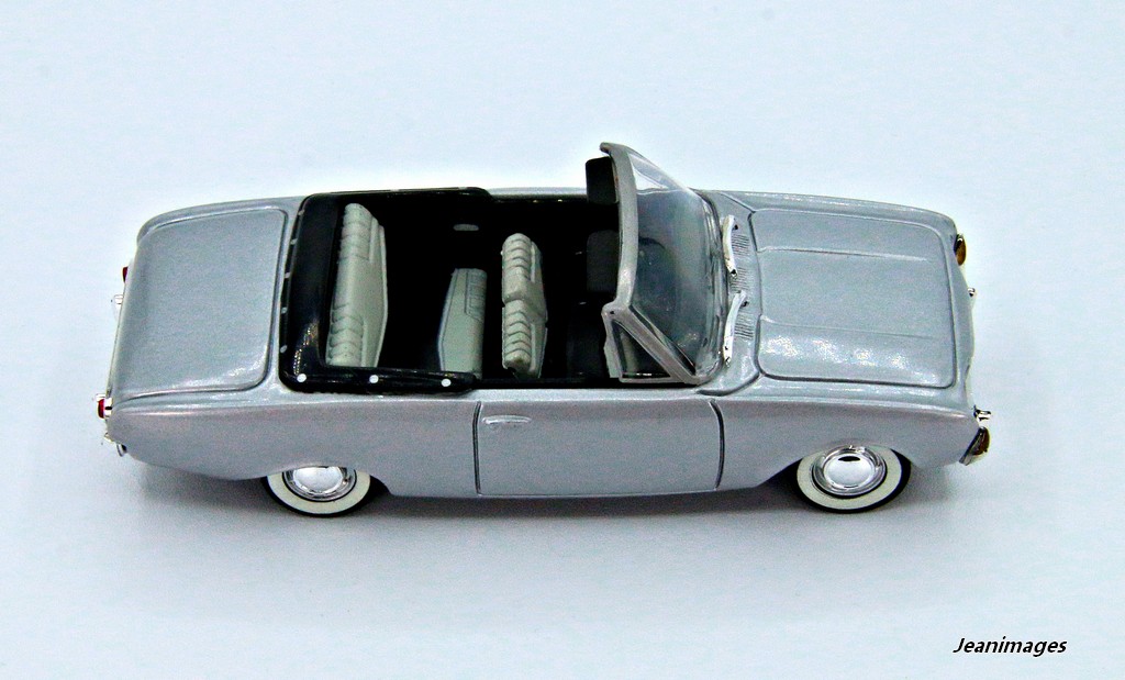 Ford Taunus 17M P3 Cabriolet échelle 1/43 Solido (4580) Img_4988