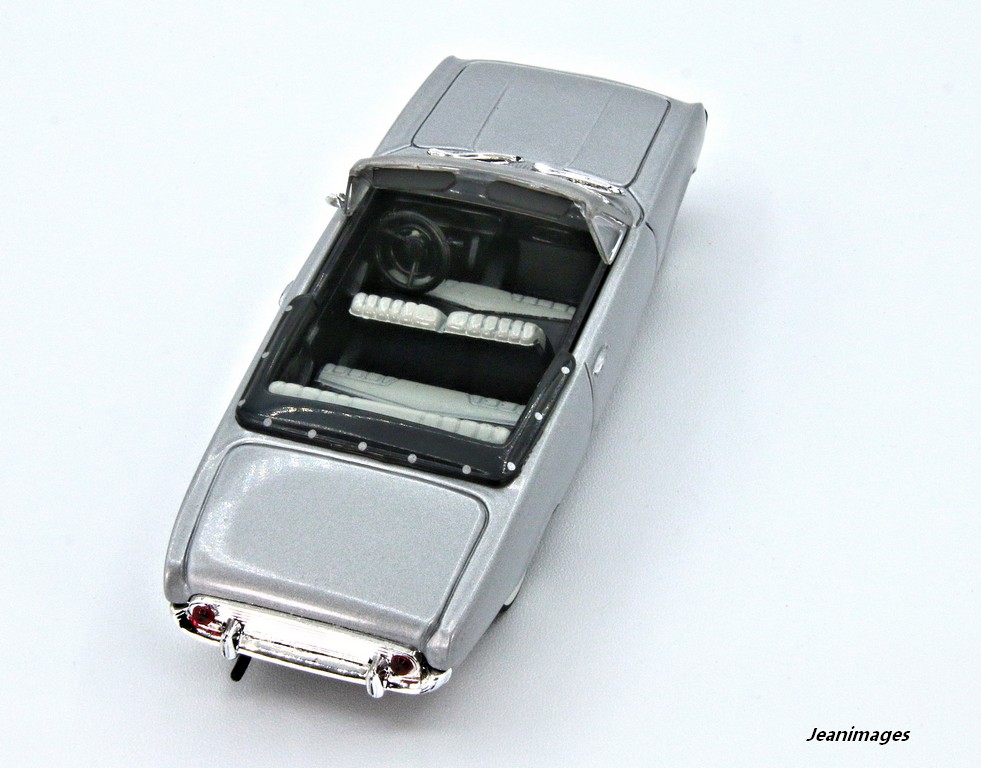 Ford Taunus 17M P3 Cabriolet échelle 1/43 Solido (4580) Img_4989