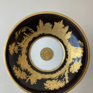 Tasse porcelaine décor or sur fond noir  - KPM Allemagne  Img_7912