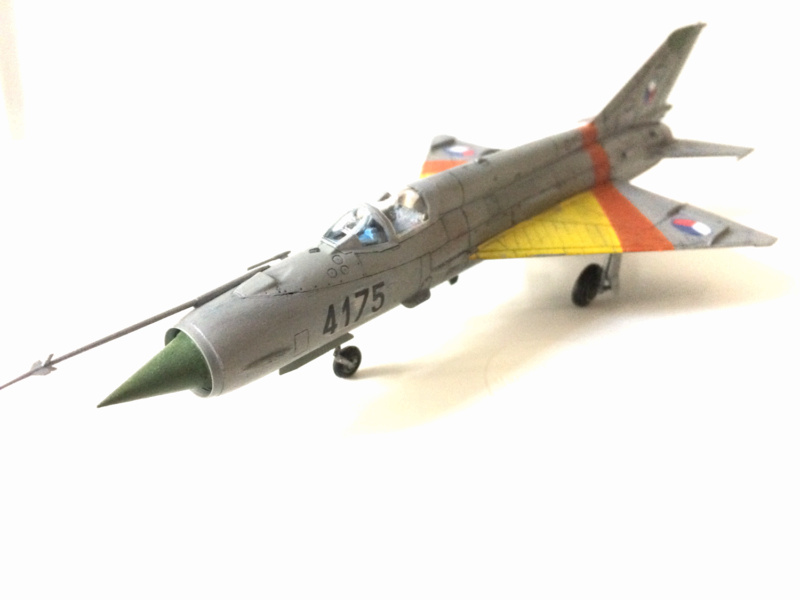 MIG 21 MF - 1/72 montage débutant. C46