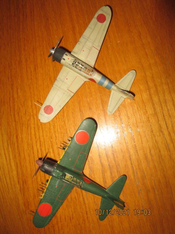 1/72  Mitsubishi Zéro  A6M2 AIRFIX et  A6M5 ACADEMY. Img_7335