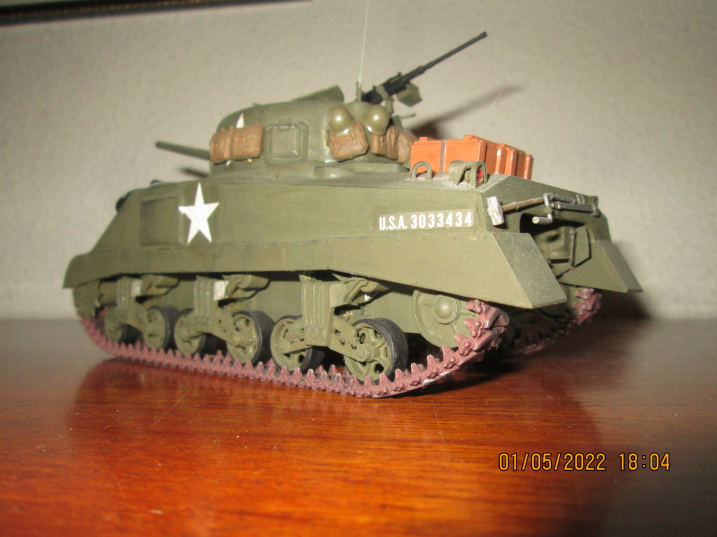 mon tout premier char : M4A3E8 Sherman   Easy Eight TAMIYA 1/35 - Page 6 Img_7544
