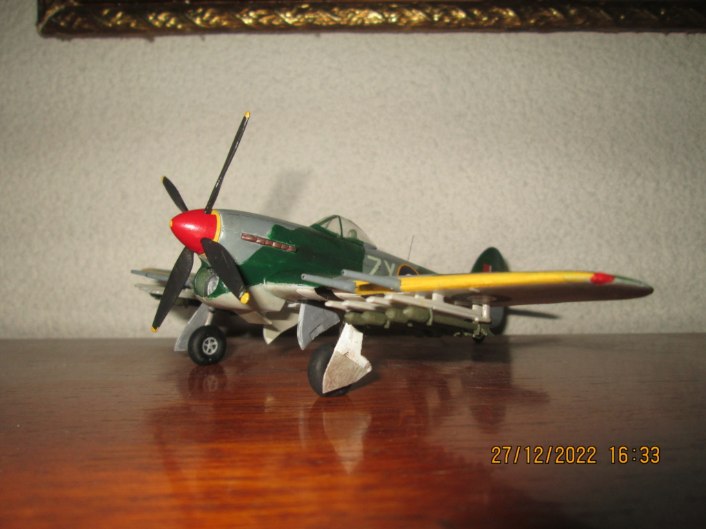 * 1/72    Hawker Typhoon     Airfix Img_8154