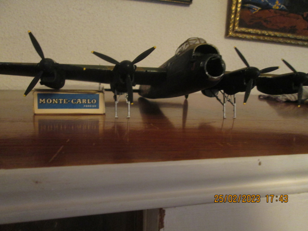 *1/72     Avro Lancaster       Revell  - Page 2 Img_8247