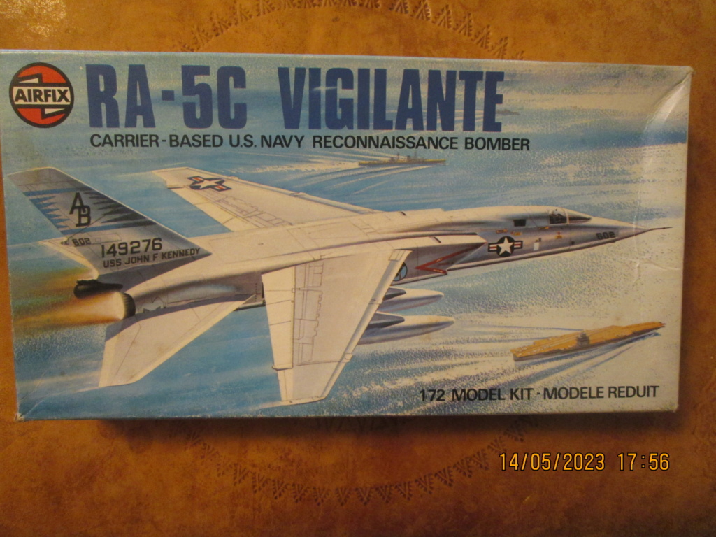 * 1/72   North American RA-5C Vigilante   Airfix Img_8354