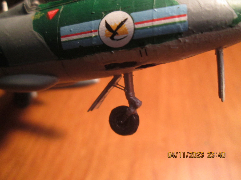 *1/72  Hawker Hunter   Airfix - Page 2 Img_8681