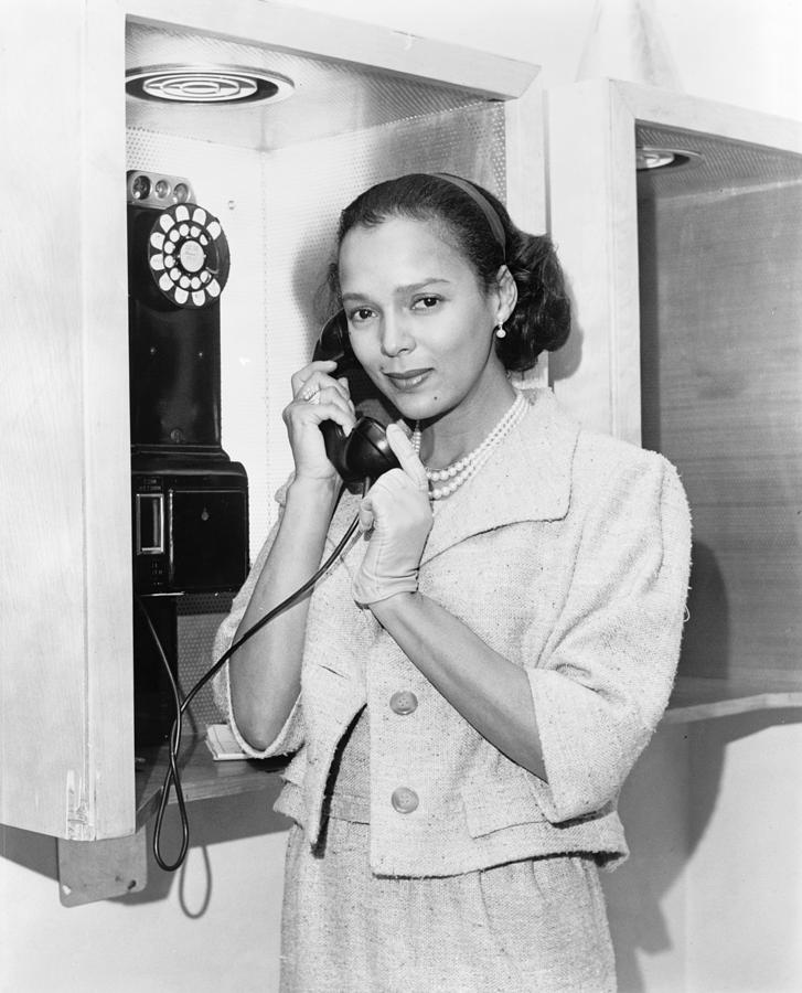 Was hollywood actress 1920s -1950s Dorothy Dandridge secretly executed by agents? Downl403