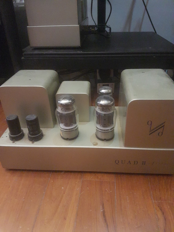 Quad 2 Forty Monoblocs with matching Preamp Quad_211