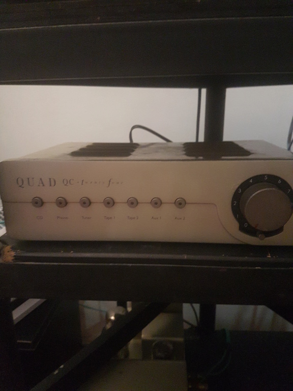 Quad 2 Forty Monoblocs with matching Preamp Quad_p10