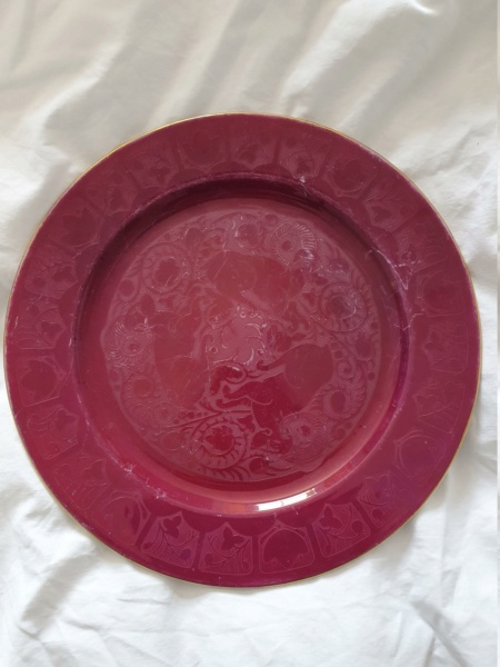 12 1/4 inch maroon gilded lustrous plate with rams or ibexes 20230513