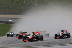 Grand Prix de Malaisie résultat, essais, course.  ( 1 Vettel   2 Webber   3 Hamilton)  14034_10
