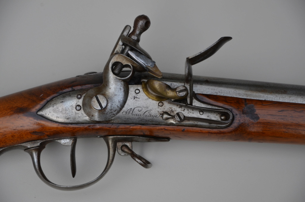 Fusil d'officier modèle 1777 fabriqué à Maubeuge en 1778 Da801010