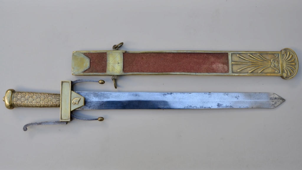Le glaive de l'école de mars, une arme bien particulière pour une école éphémère Dsc_1226