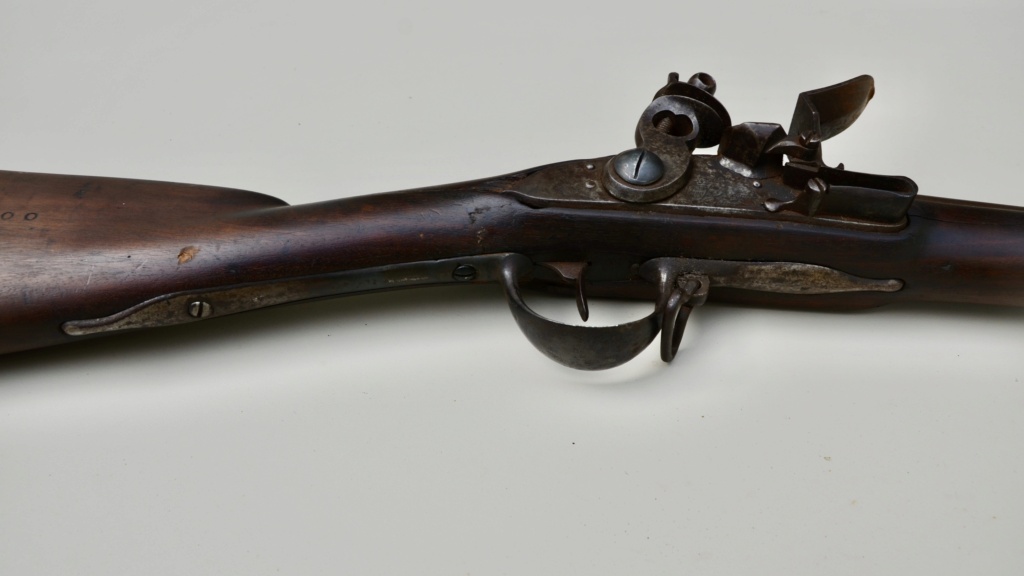 Un fusil français de la fin du règne de Louis XV E6cc0e10