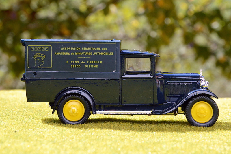 Citroën, fourgons et voitures de livraison C4 et leurs reproductions en miniature - Page 2 Acama10