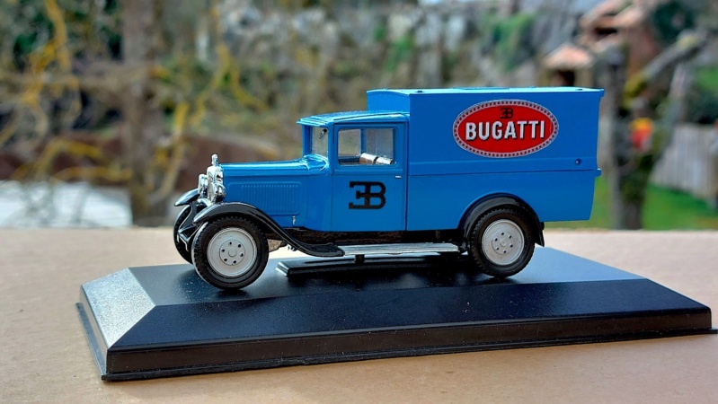 Citroën, fourgons et voitures de livraison C4 et leurs reproductions en miniature - Page 6 Bugatt10