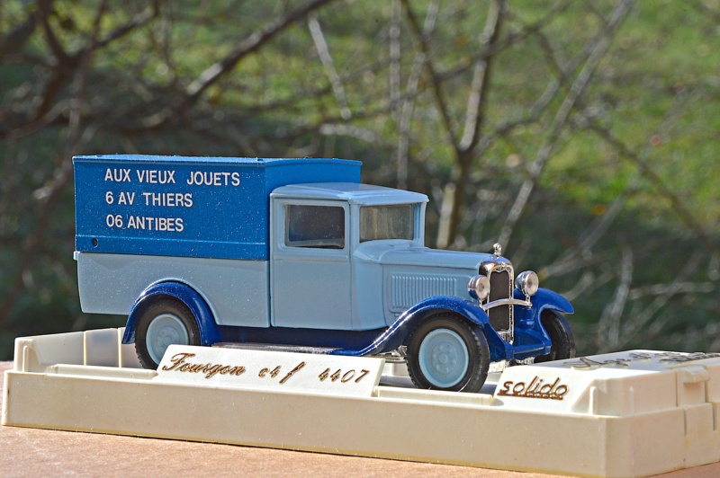 Citroën, fourgons et voitures de livraison C4 et leurs reproductions en miniature - Page 4 Mma111